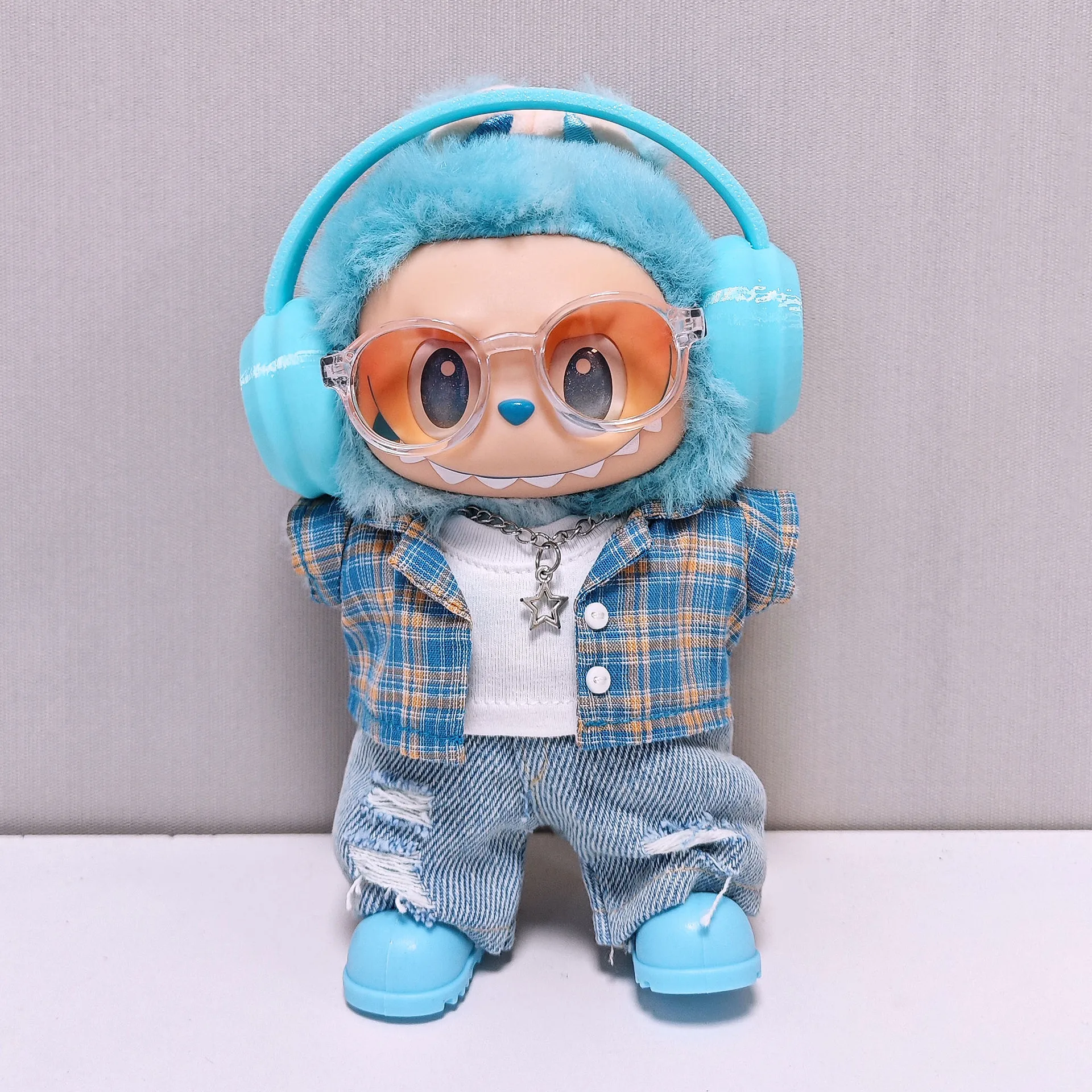 

Clothes For Labubu New Trendy Blue Plaid Shirt Ripped Jeans Set Clothing Accessories Suitable For 15 Cm 17 Cm 1st To 3rd Gen