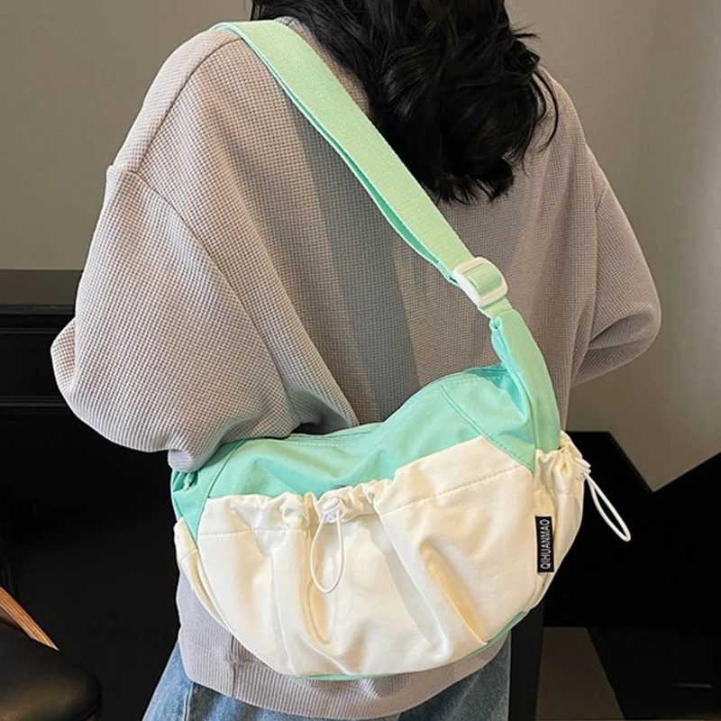 

Women's Cloth Fabric Folded Cloud Single Shoulder Bag Leisure Style Splicing Color Design Large Capacity Commuter Crossbody Bag
