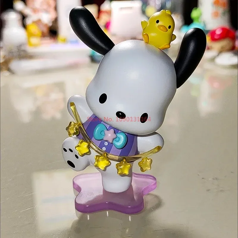 Sanrio Family Pochacco Dog Happy Party Series Dekoracja Anime Figurka Dekoracja Kawaii Figurka Model Zabawki Trend Zabawki Prezent