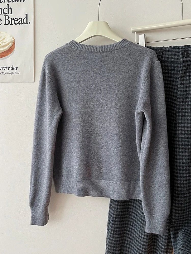 Outono inverno 2025 novo feminino retro amor pequena fivela de ouro cardigan feminino casual sólido manga longa fino camisola de malha