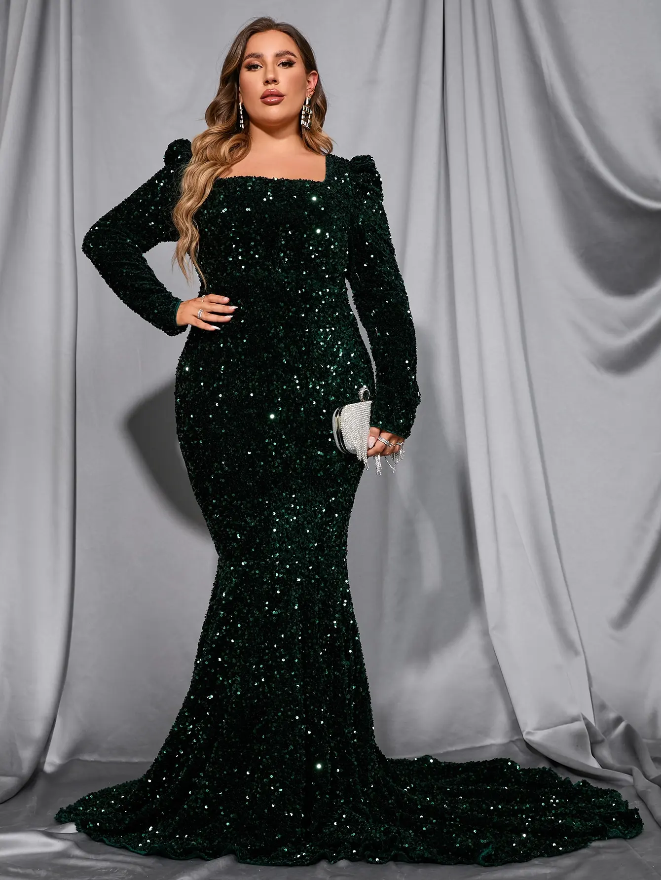 Elegante vestido de noche de sirena con lentejuelas y cuello cuadrado de talla grande con mangas de burbuja, perfecto para galas con lazo negro, eventos de resort de lujo