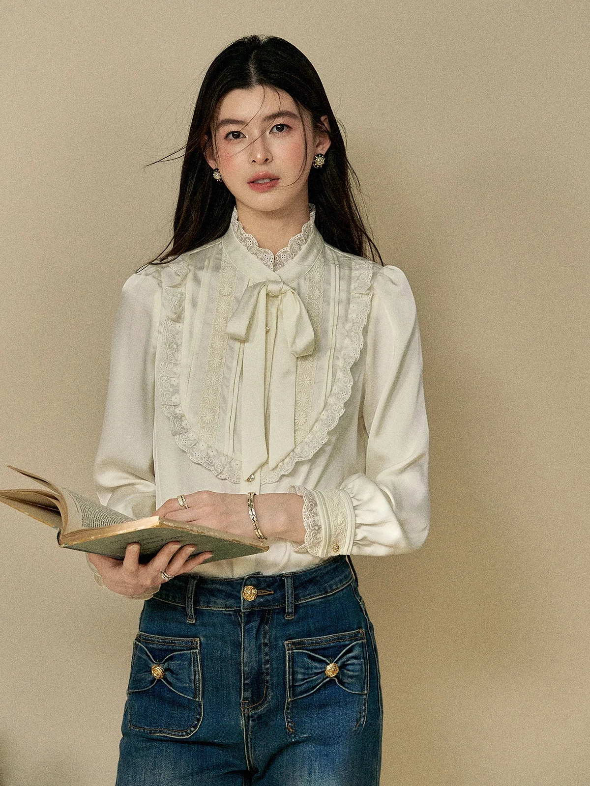 

Рубашка женская в стиле ретро с воротником-стойкой и длинным рукавом, осенняя, с узлами, повседневная, с V-образным вырезом, на пуговицах, от Aunt Deer Uncle Zhuo