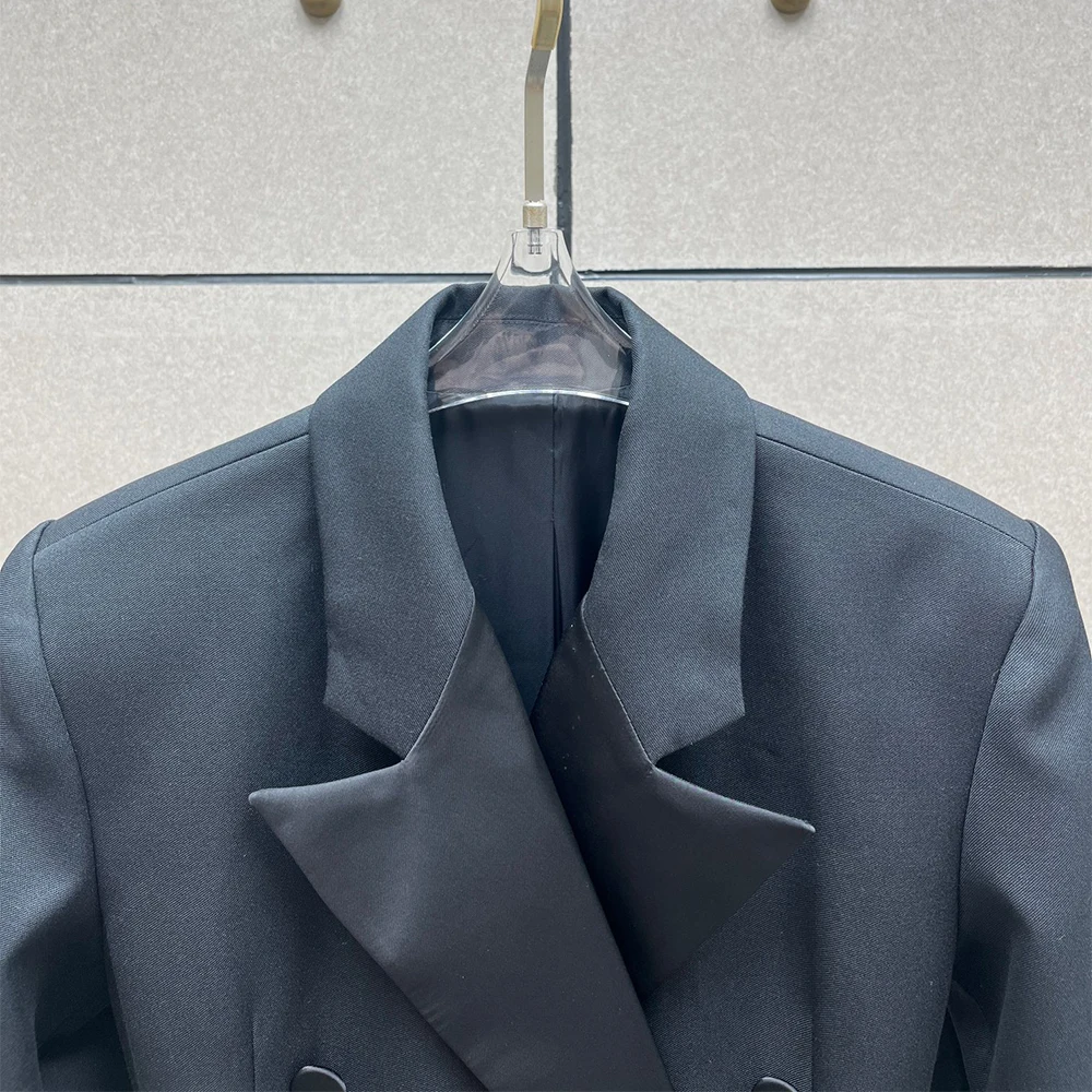 

Wool-blend Women's Jacket Smooth-finish Collared Contrast-colour Suit Top Minimalist Commuter Versatile Jacket Autumn 2025 New