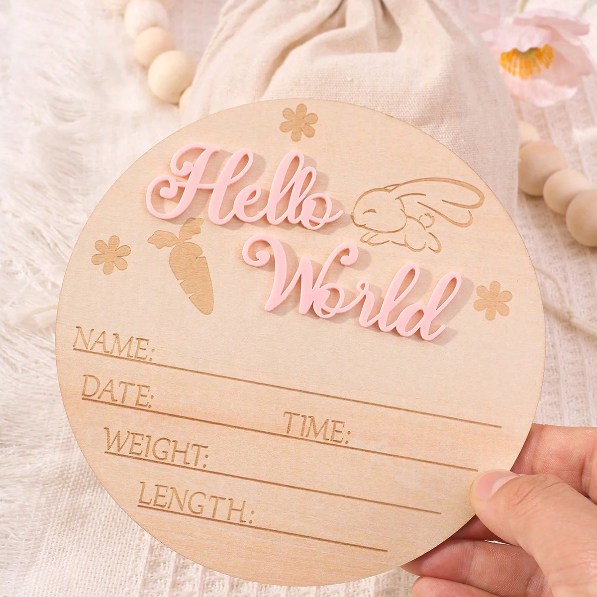 Ylsteed Neugeborenen-Fotorequisite aus Holz: 'Hello World' Hase mit Blume, Hängende Holz-Requisite, Niedliches Geburtsbrett, Baby-Ankündigung - HD