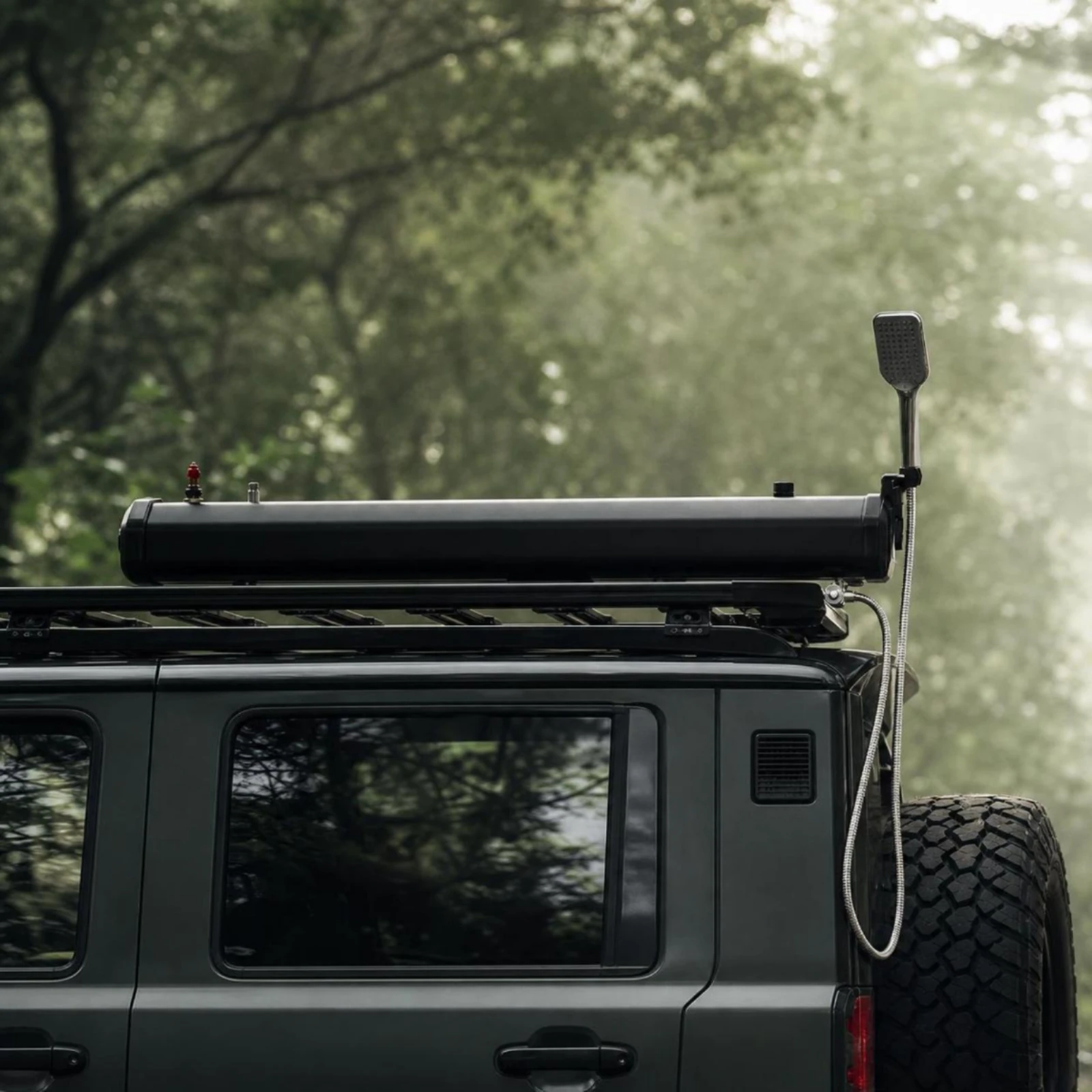 Roof-Mounted Water Tank with Shower Head Portable Car Shower with Water Tank Electricity-without Charge Compact for Campers view 2