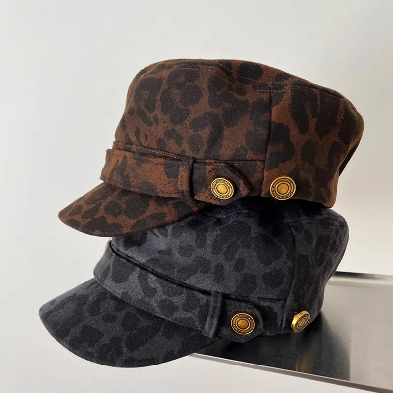 

Ретро персонализированные шерстяные бейсболки с леопардовым принтом и плоским верхом, женские осенне-зимние уличные трендовые универсальные литературные мужские кепки