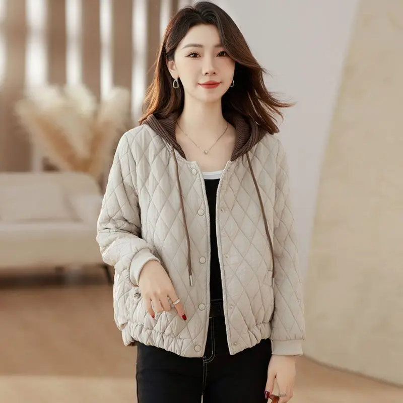 Nieuwe, met katoen gevoerde dames korte Koreaanse versie van losse, met katoen gevoerde dameswinterjas