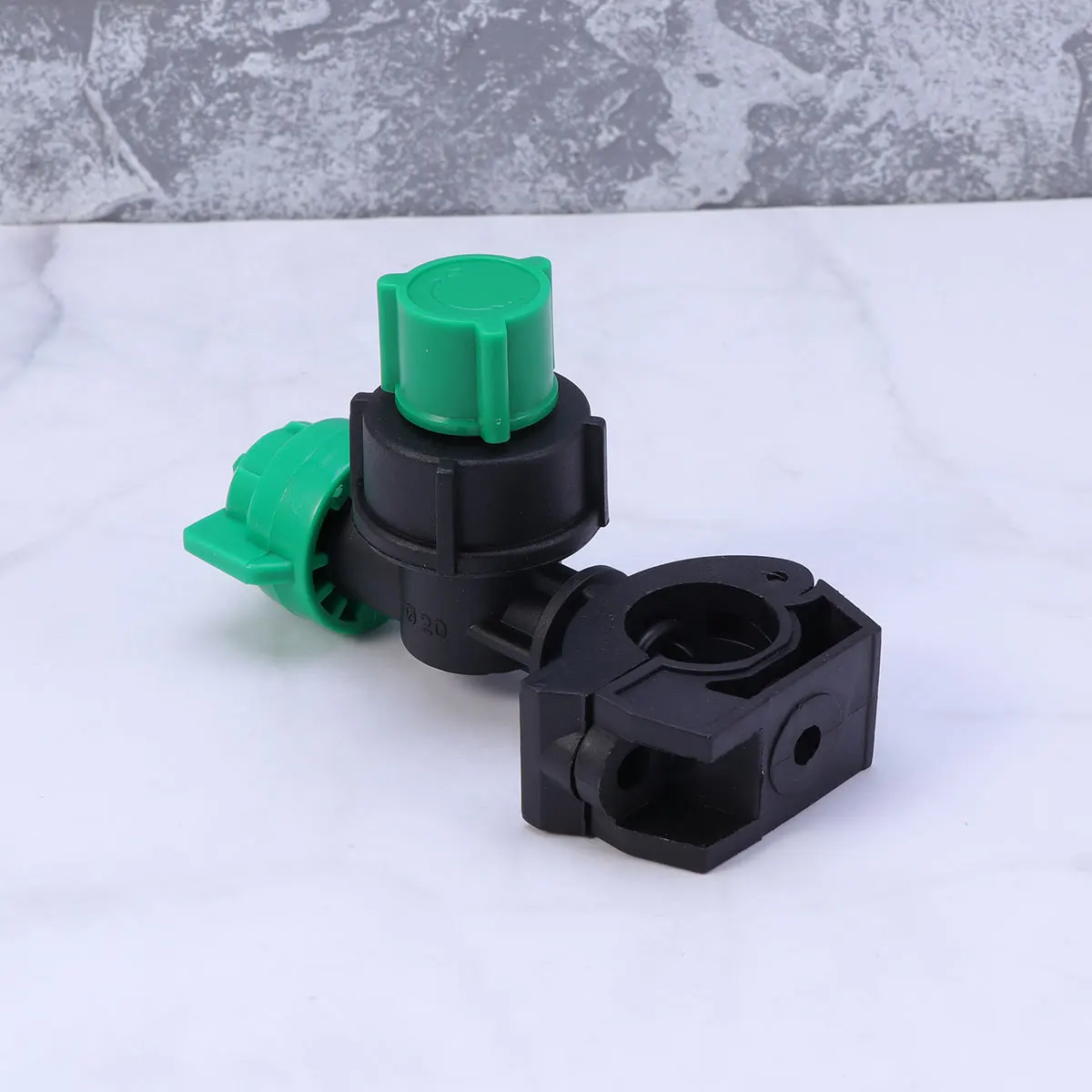 Große Kunststoff-Rohrschellen-Sprühdüse für die Landwirtschaft mit einstellbarem Durchfluss für die Bewässerung und Bewässerung von Gartenschläuchen