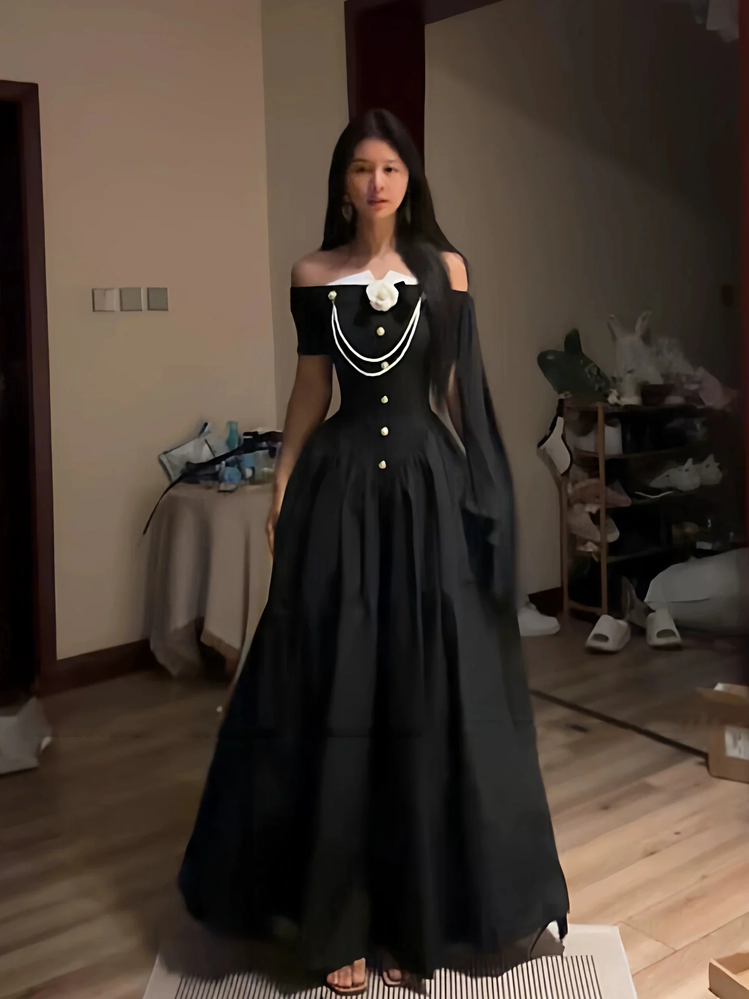 

Elegant Full Figure One Shoulder Dress with 3D Flower Decoration Hepburn Style Long Dress for Women Summer 2026 Casual Evening
