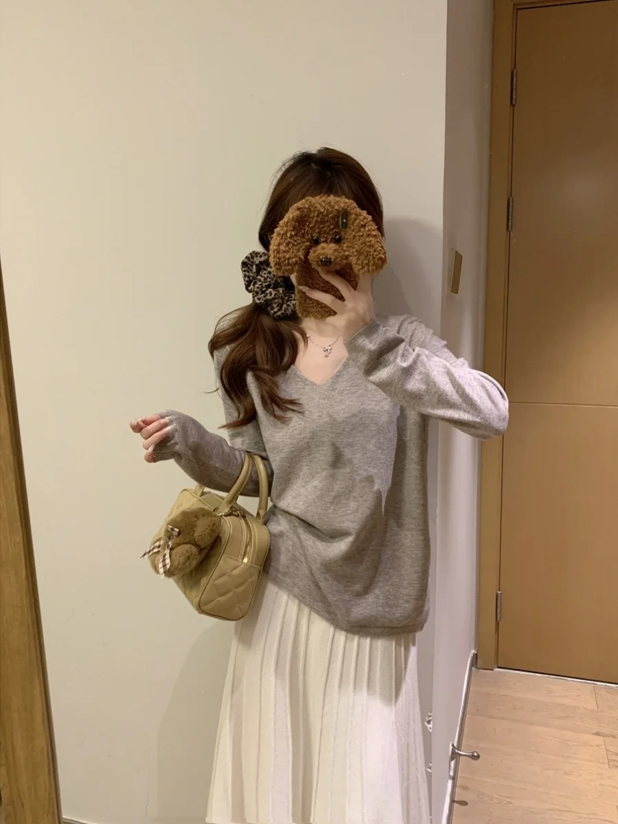 

Женский свободный вязаный свитер с v-образным вырезом в Корейском стиле, утягивающая внутренняя одежда, базовый крой, осень-зима, чистый цвет, повседневная одежда для поездок на работу