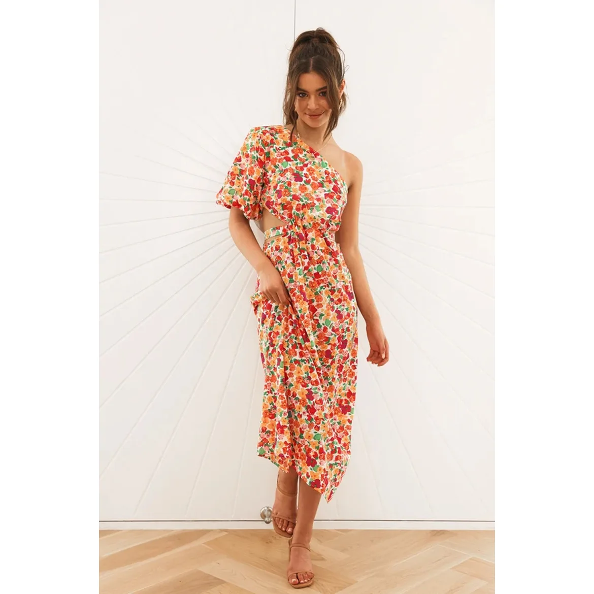 Damska Wiosenno-Letnia Nowa Seksowna Sukienka z Odkrytymi Ramionami Codzienna Luźna Sukienka w Małe Kwiatki z Wysokim Stanem Wyszczuplająca