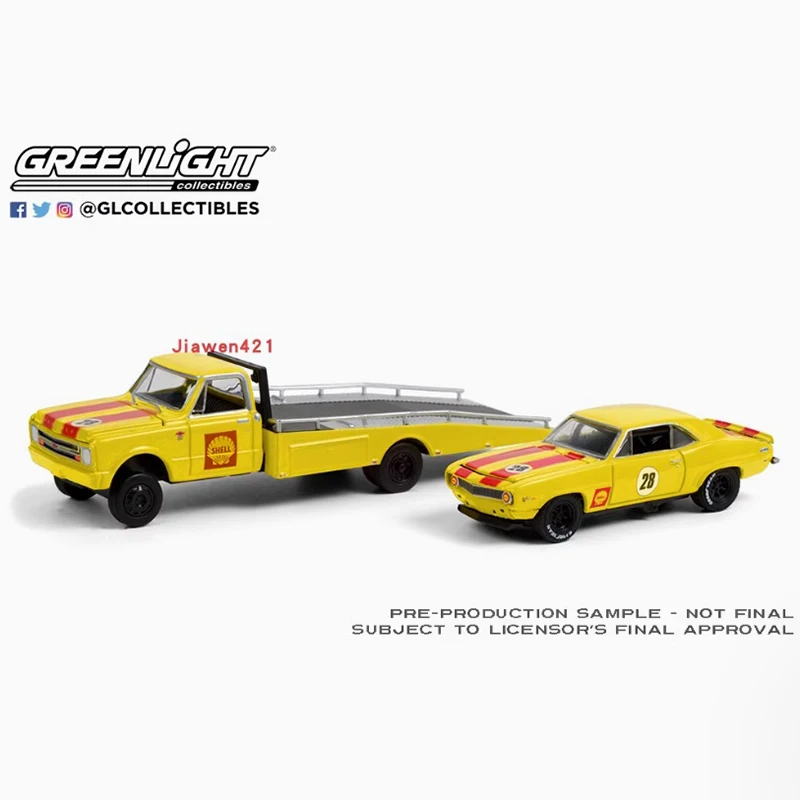 

Greenlight Alloy 1:64 Scale 1967 C-30 Ramp Truck and Camaro Yellow Car Model Classics Adult Souvenir Gift Static Display
