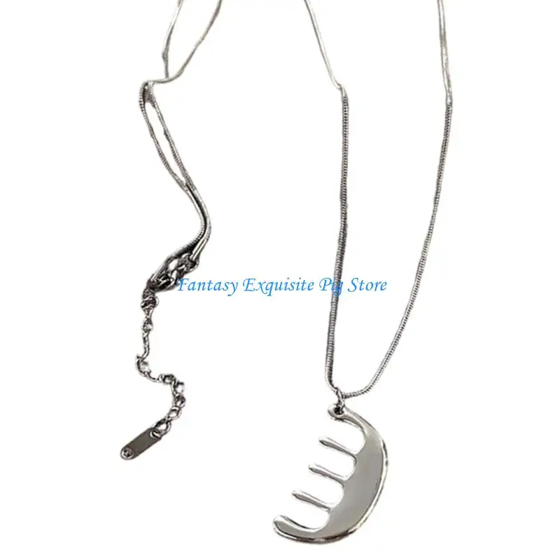 عقد بقلادة مشط بتصميمات مرنة ومريحة لأي مناسبة