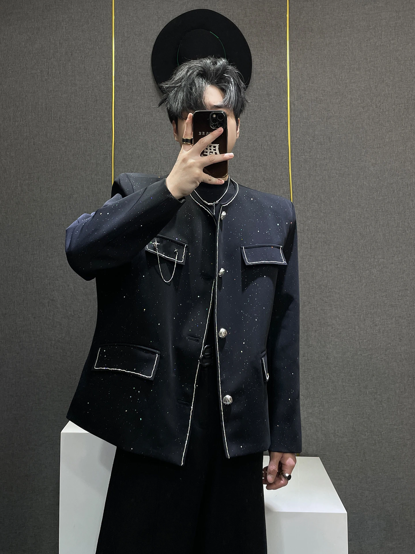 

Loose Fit Men's Quilted Jaet Faion Urban Sle Long Sve Single Button Closure Pure Color Trendy oulder Pad Design