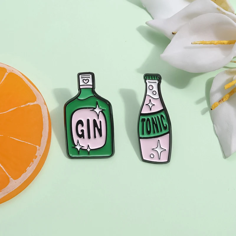 Alfileres esmaltados para botellas de vino, broches de TONIC GIN personalizados, insignias de solapa, joyería divertida de dibujos animados, regalo para amigos