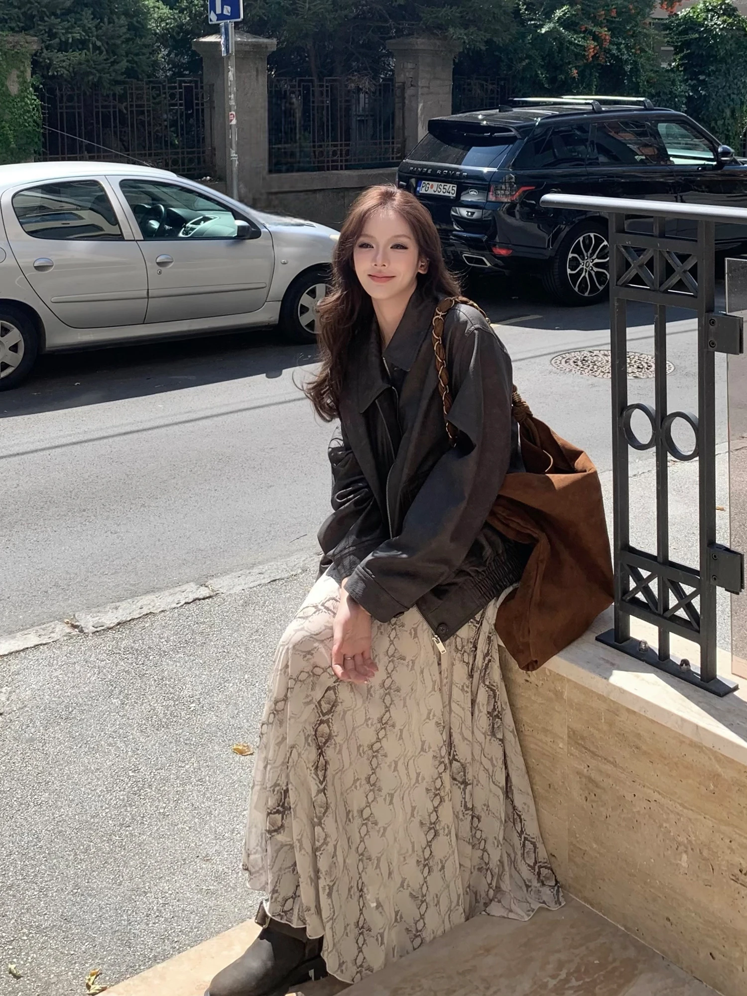 

Кожаная куртка Thirteen Xin Classic цвета кофе с эффектом тонирования, женская, средней длины, в уличном стиле, прямого кроя.