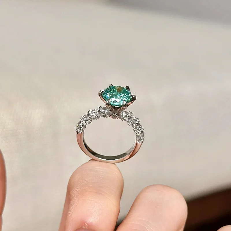 Engagement jewelry - Green Mint Engagement Ring - Luxurious and fashionable micro-set 3-carat green diamond sterling silver ring