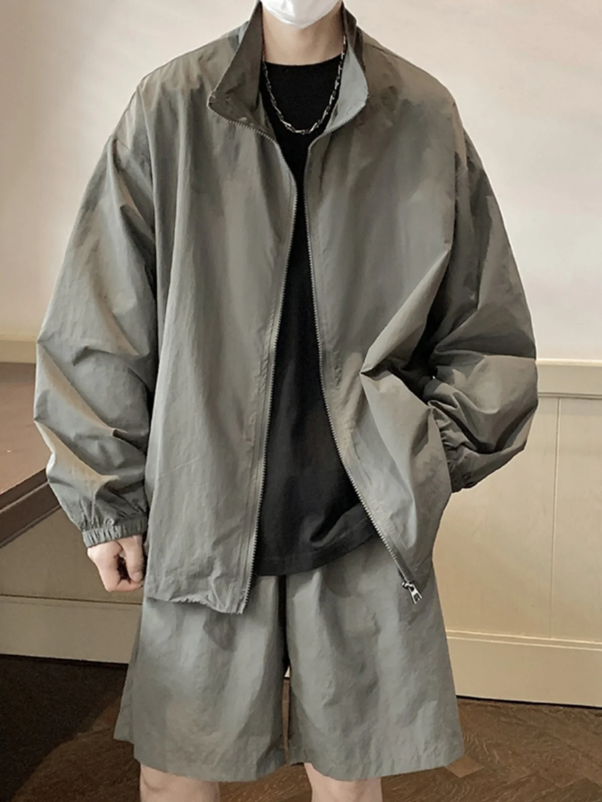 

Мужской летний легкий дышащий повседневный комплект из ледяного шелка с защитой от солнца, ультратонкий модный американский спортивный солнцезащитный крем...