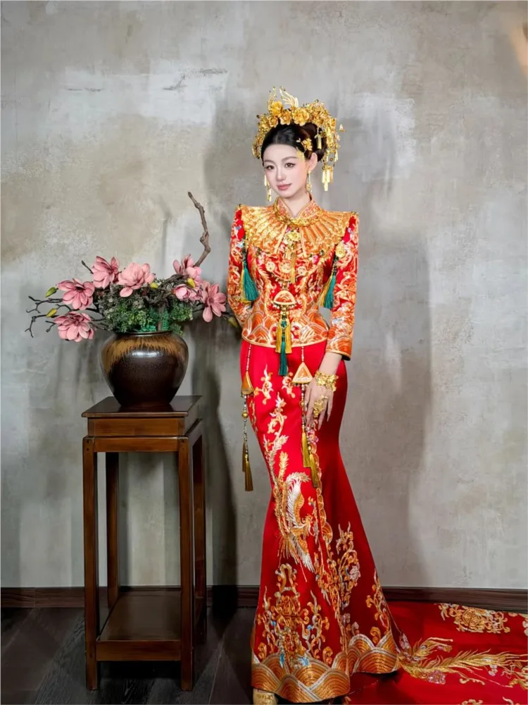 New Chinese-style fishtail bride's wedding ceremony toasting heavy embroidery luxurious and grand dress