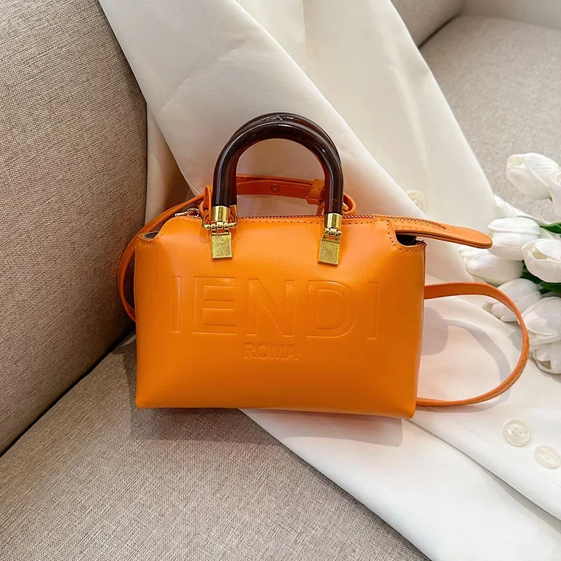 

2025 New Cross-Border Women's Pillow Tote Bag Large Capacity Trendy Convertible Shoulder Crossbody Purse Niche Luxury Design