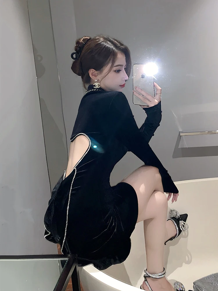 Sexy Black Velvet Dress Spring New Fashion Design Heart Shape Diamond Backless Short Slim Fit Temperament Hip Dress for Women