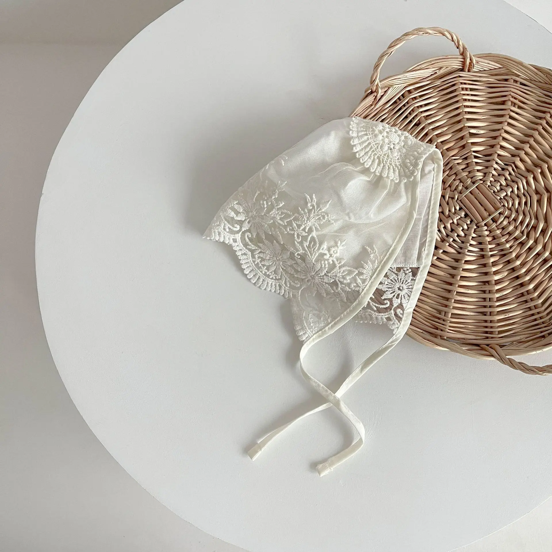 Bonnet d'été en dentelle brodée pour bébé fille, casquette en maille respirante pour enfants, pour nouveau-né, princesse, réglable