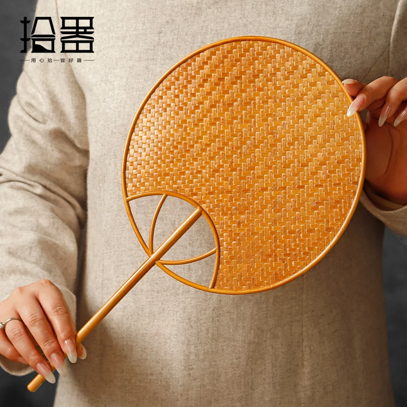 Big lacquer bamboo woven hand group fan Chinese style Hanfu dance fan Classical banana fan Chinese long handle summer leaf fan