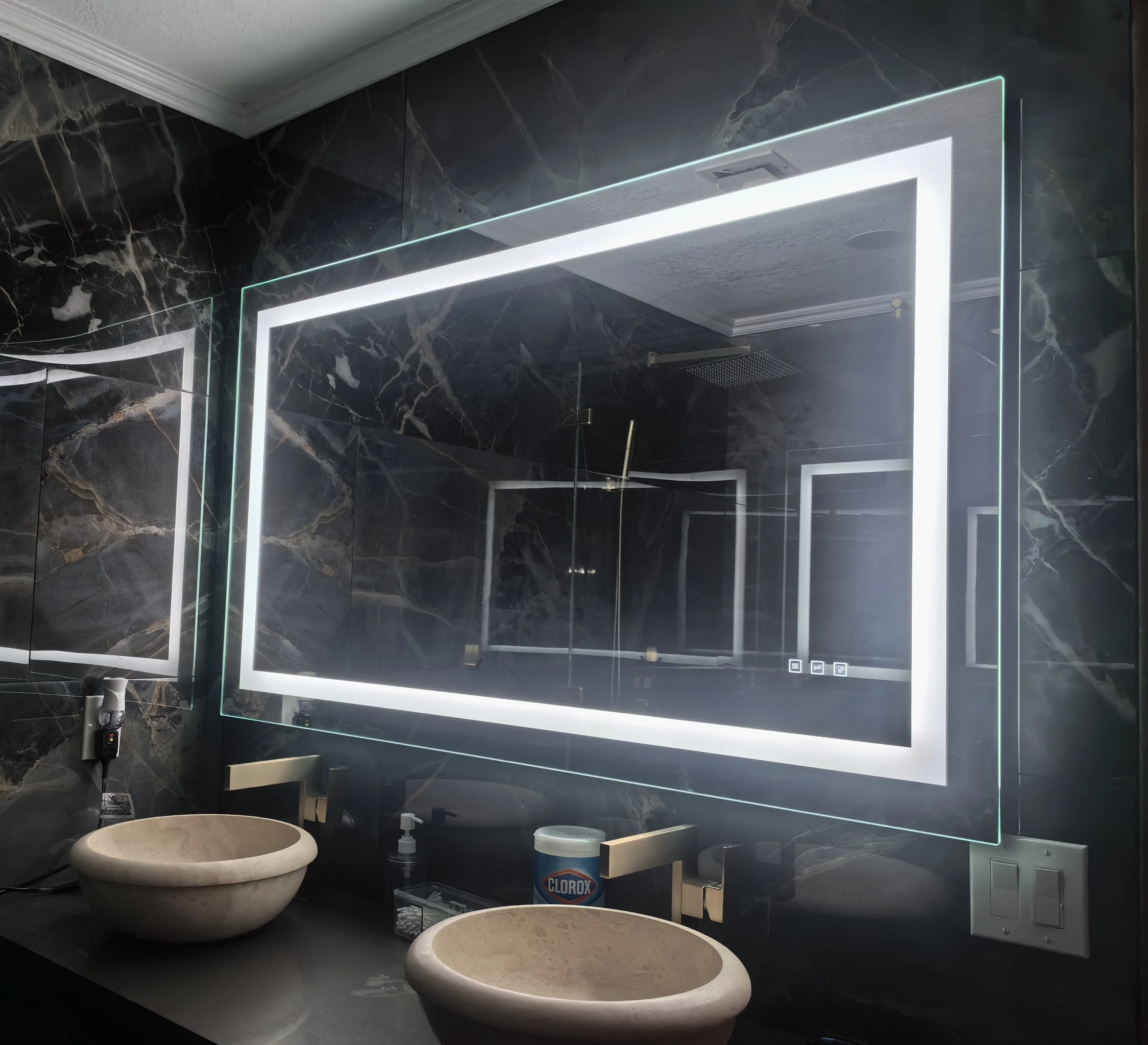

Manufacturer Wall Mounted Vanity Illuminated Mirror Shatterproof Led Bathroom Mirror