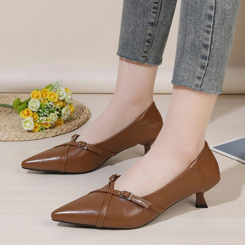 

Дизайнерские туфли-лодочки с ремешком и пряжкой, женские, сексуальные, с острым носком, на тонком каблуке, для свадьбы и банкета, вечерние, французские, винно-красные, на среднем каблуке