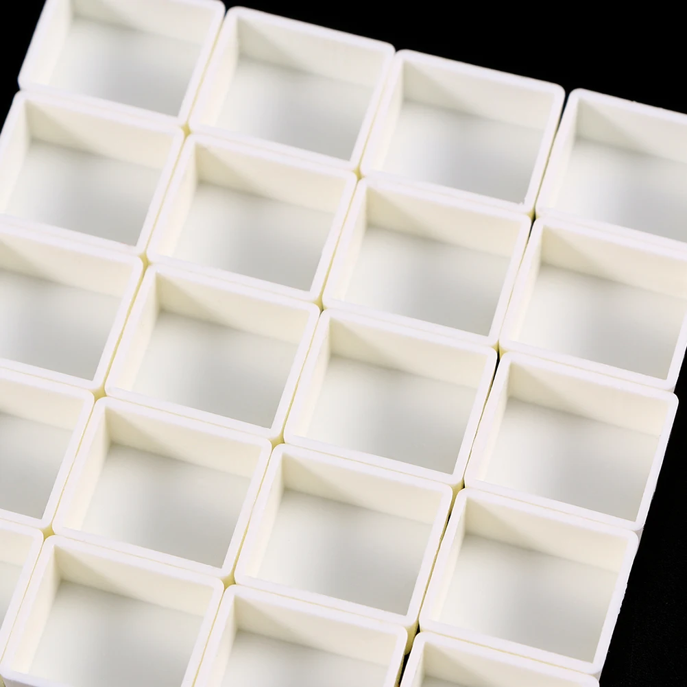 

50Pcs Watercolor Half Pans Empty Plastic Paint Trays Reusable Solid Color Organizers Portable Palette for Artists Beginners