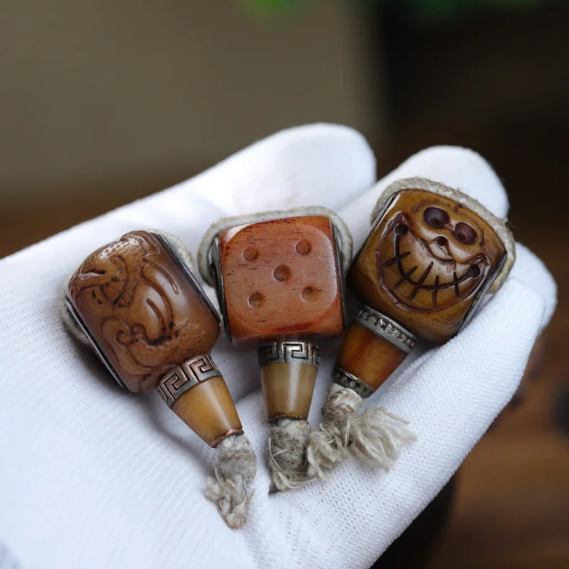- connector , old , A-dai Xianglong dice, three-way Buddhist beads, string accessories, yak bone