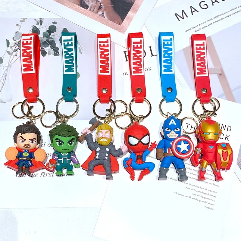 Creative Classic Avengers Marvel Superhero Iron Man Thor Hulk Superman Spider-Man Car Charm Bag Keychain Couple Pendant Gift