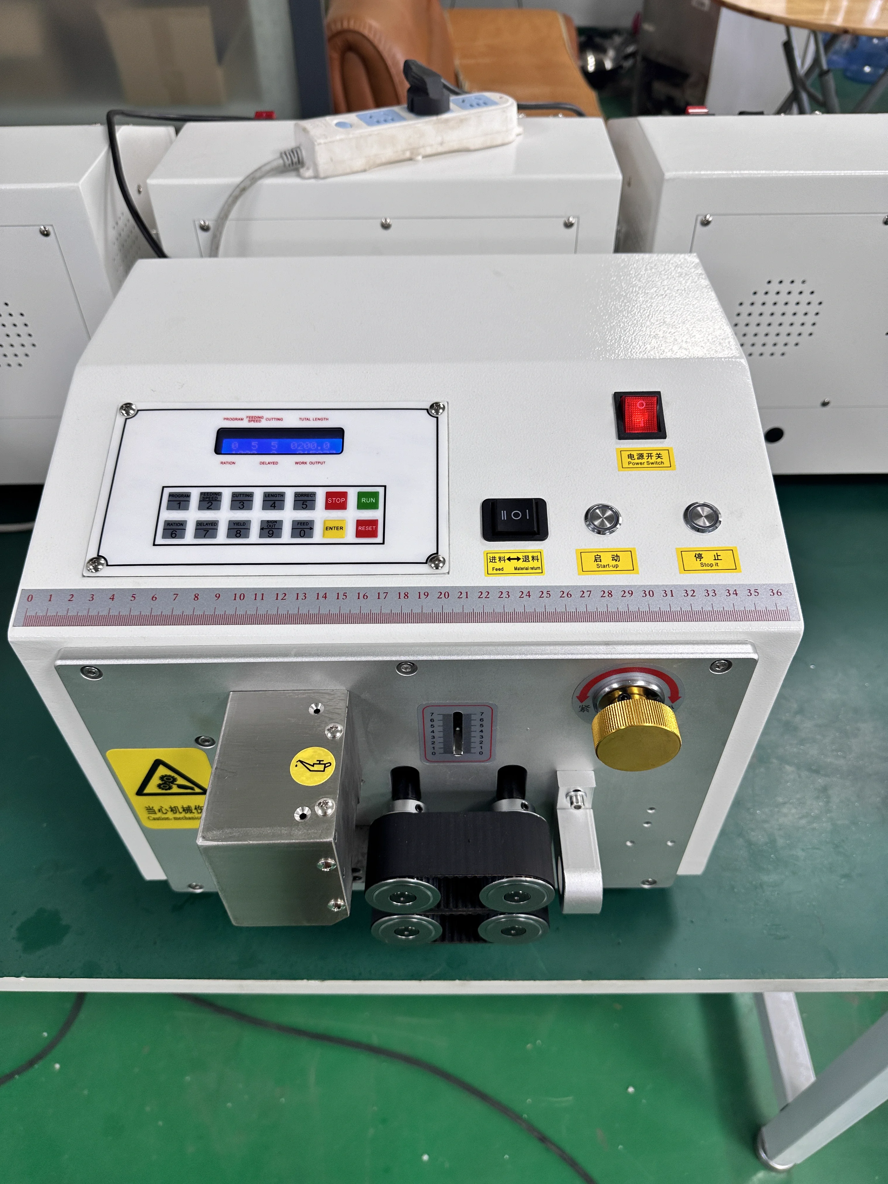 Computer automatic pipe cutting machine PVC silicone Tube drainage Tube corrugated pipe heat shrink tubing PU high speed cutting
