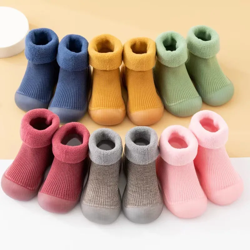 

Baby Walking Shoes in Autumn and Winter with Added Plush and Thick Soft Soles Non Slip Baby Shoes Pure Cotton Socks for Warmth