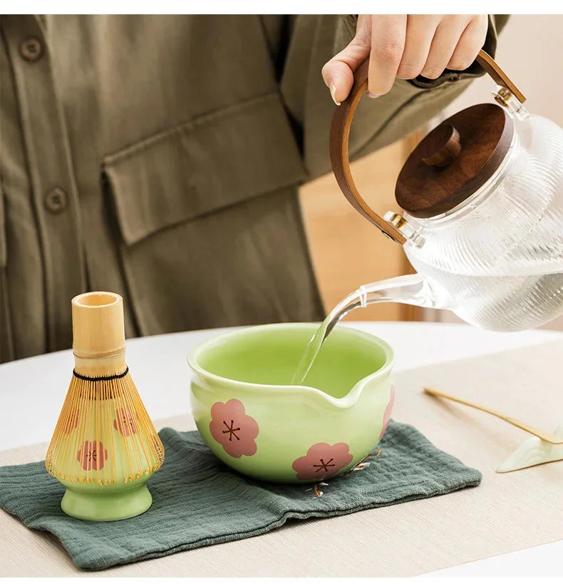 

5 шт., керамический набор матча с розовым вишневым цветом, милый набор матча, в комплект входит чаша для матча, держатель для венчика матча, бамбуковый совок, сито