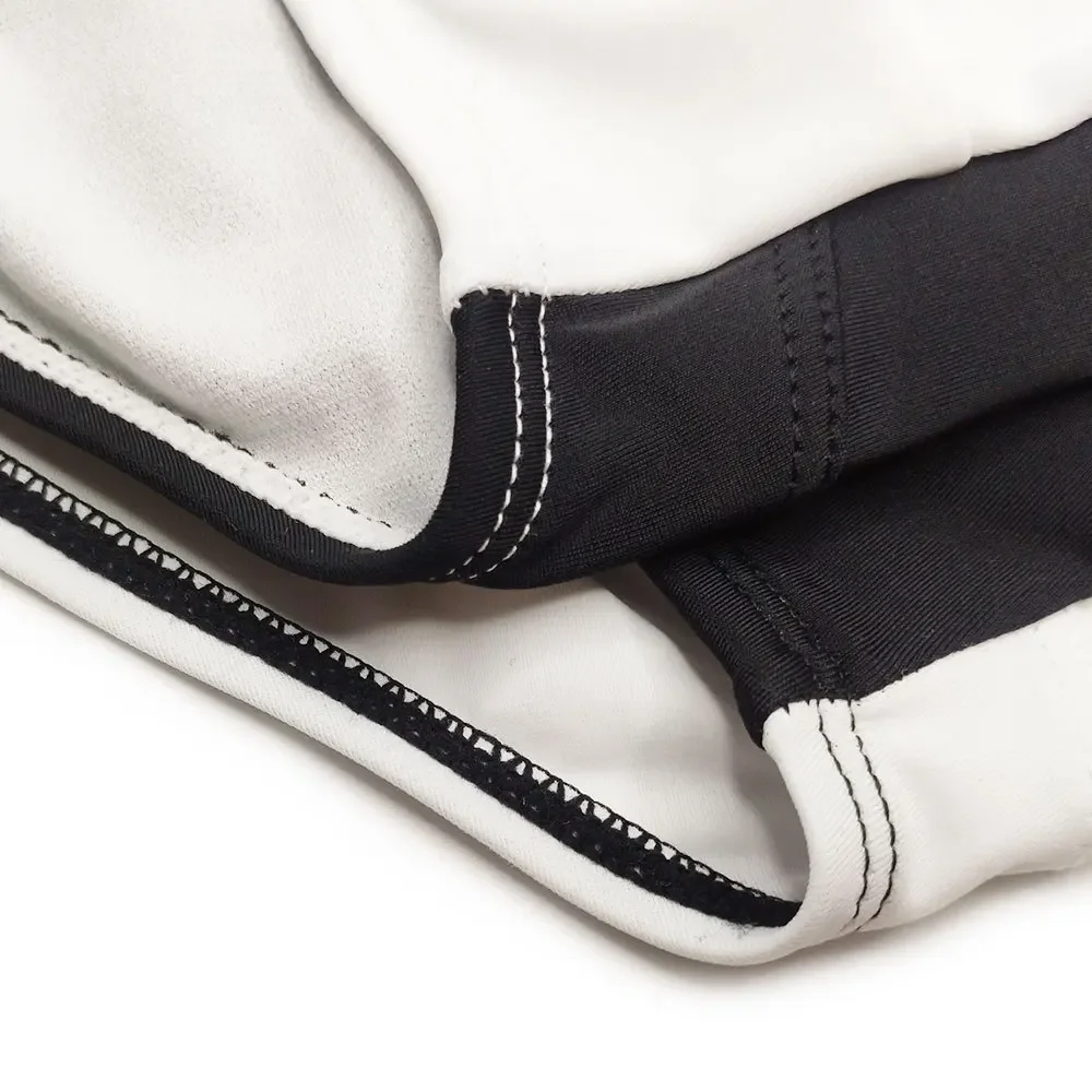 Calzoncillos de baño para hombre, ropa de baño Sexy con bolsillos de parche blanco y negro, pantalones cortos deportivos para agua y playa