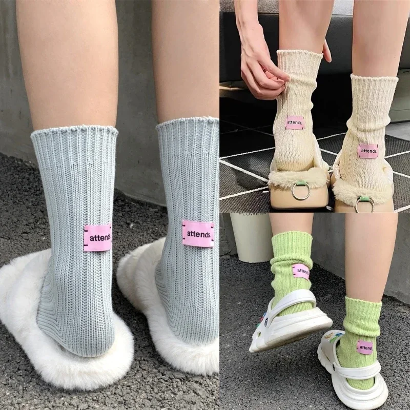 

Simple and Fashionable Japanese Middle Tube Socks Needle Knit Suitable for Girls Wholesale