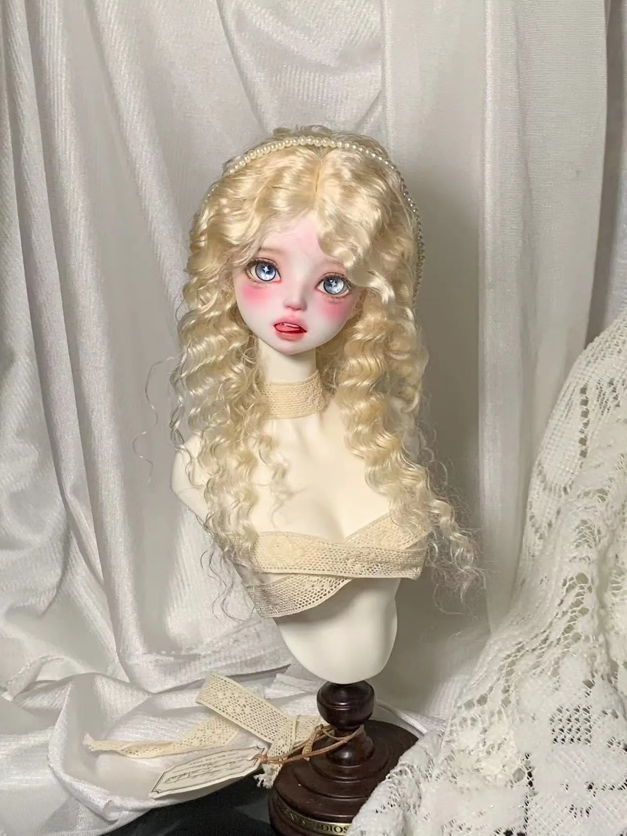 

Hair for doll 1/4 mohair wig hard head shell gold small roll hair