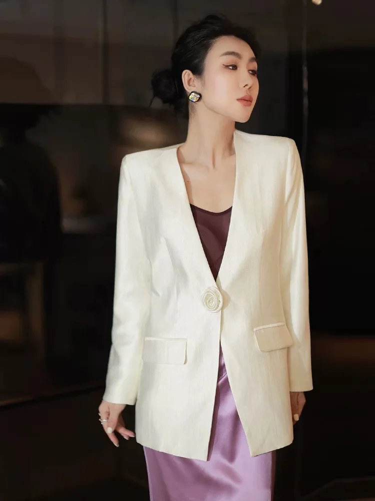 

Early spring new fashon Plate flower button Shiny Blazer female V-neck lady professional blazer wy2255