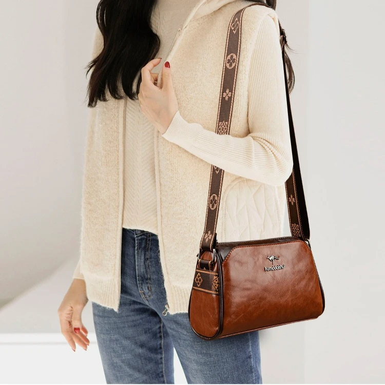 

Женская сумка-подушка из вощеной кожи в стиле ретро, двусторонняя, на одно плечо, с большой вместимостью, в стиле колор-блок, для легких поездок, кроссбоди