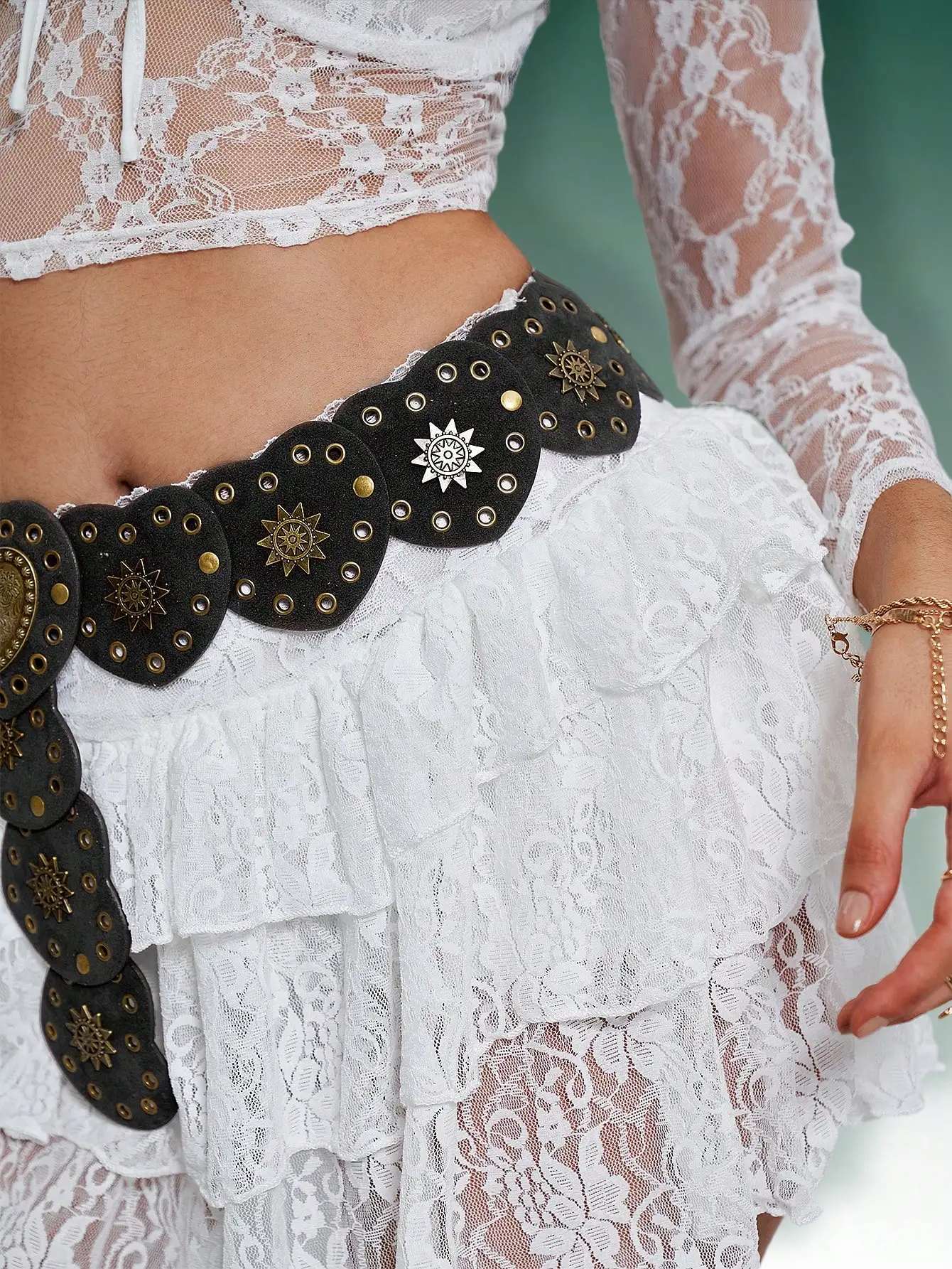 Women Vintage Bohemian Velvet Belt, Heart Decor with Gold Rivet Patchwork, Adjustable Waist Belt for Dresses Skirts