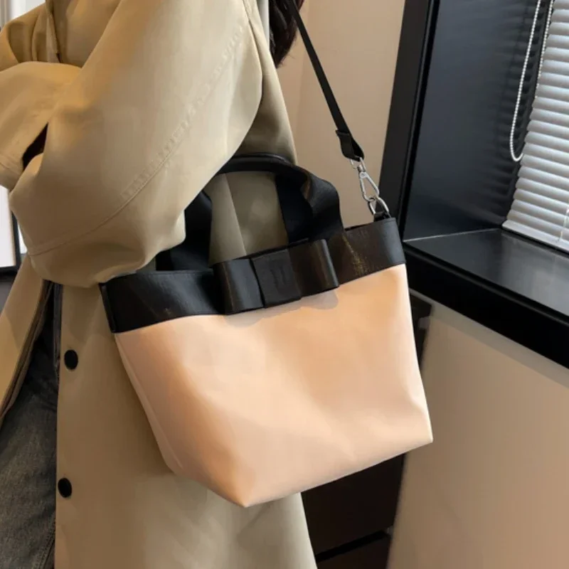 Borsa a tracolla da donna di spedizione gratuita New Fashion Trend Oxford Spinning Zipper cucita borsa a tracolla da donna di grande capacità