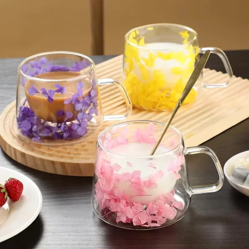 Doppelwandiges Glas im Boho-Stil mit getrockneten Blumen, verzierte Keramik-Tee-/Kaffee-/Milchbecher, hitzebeständiger Griff, Partyküche