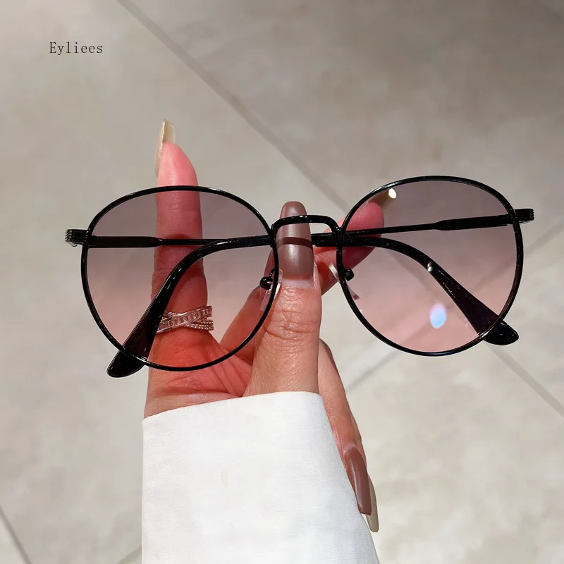 

Fashion Small Frame Square Sunglasses Woman Brand Designer Metal Mirror Sun Glasses Female Ocean Lens Oculos De Sol Feminino