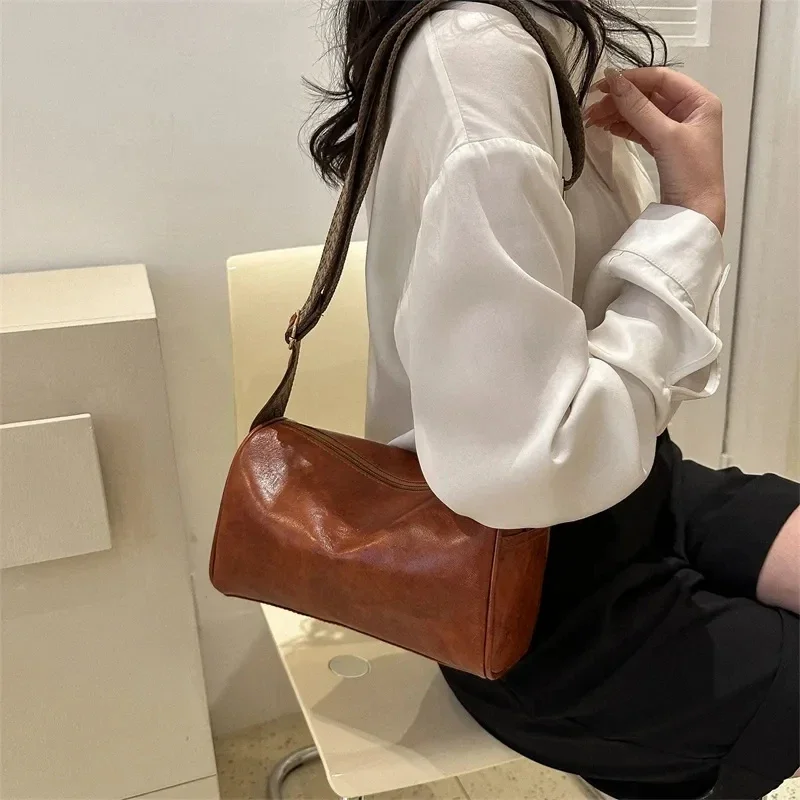 Bolso pequeño de cuero PU Vintage para mujer, bandolera diseñador de moda, bolso de hombro con almohada de viaje informal