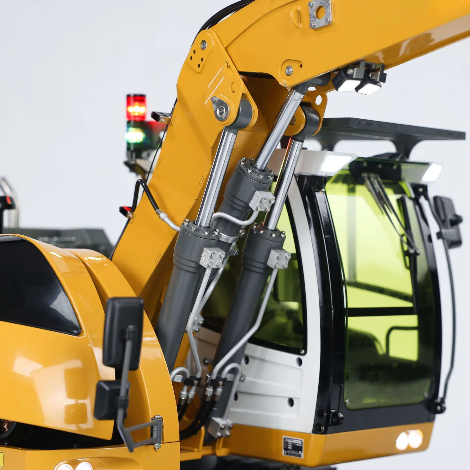 

RC Hydraulic Excavator CUT 914 1/14 Radio Controlled 5ways Valve RC Digger Model RTR Electric Vehicle ST8 Radio Battery Model
