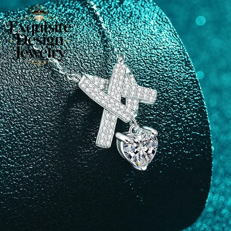 

Unique Intertwined Heart Design 1 Carat Moissanite Pendant Charming Platinum Pt950 Necklace for Women Romantic Sparkling Jewelry