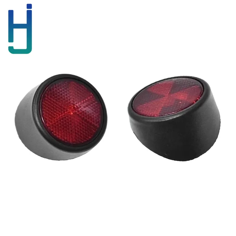 

MR109135 MR109136 Rear Lamp Reflector Kit for Mitsubishi Pickup L200 Triton III K74T K76T K77T 1996-2007