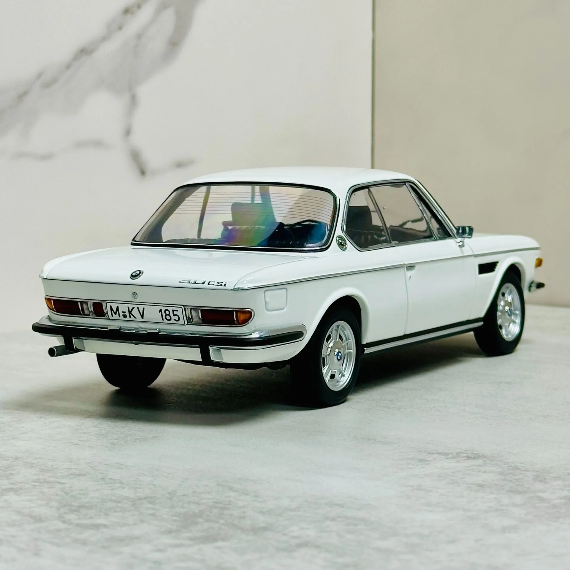 Autoart 1:18 3.0 CSI White Simulation Limited Edition All Open Alloy Metal Statisches Automodell Spielzeug Geschenk