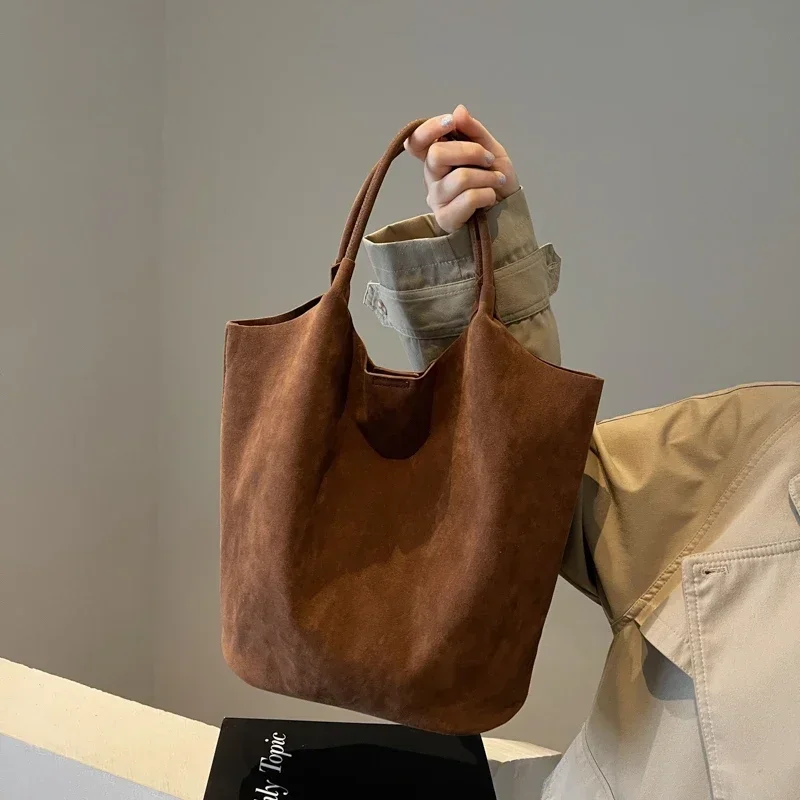 Single Shoulder Bag for Women's Fashion, Large Capacity 2024 New Autumn and Winter Versatile Commuting Tote Bag Un Sac Épaule